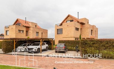 Casa de 4 habitaciones  en encenillos de sindamanoy Chía