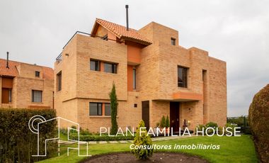 Casa de 4 habitaciones  en encenillos de sindamanoy Chía