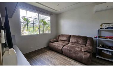 VENTA CASA MODERNA EN COSTA SUR (CP)