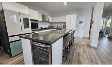 VENTA CASA MODERNA EN COSTA SUR (CP)