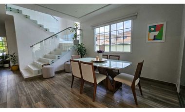 VENTA CASA MODERNA EN COSTA SUR (CP)