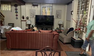 SE VENDE CASA EN ALTOS DE CERRO AZUL URB EL CASTILLO CON TERRAZA