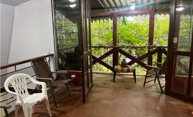 SE VENDE CASA EN ALTOS DE CERRO AZUL URB EL CASTILLO CON TERRAZA