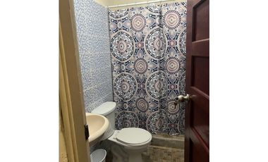 SE VENDE CASA EN ALTOS DE CERRO AZUL URB EL CASTILLO CON TERRAZA