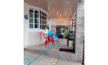 CASA AMPLIA EN SAN ANTONIO TERRAZA Y DEN (C.P)