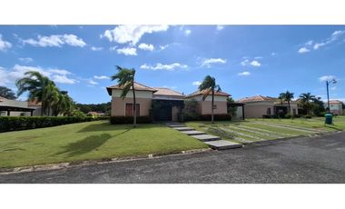 Venta de casa en Villas de Decameron, Farallón, Coclé