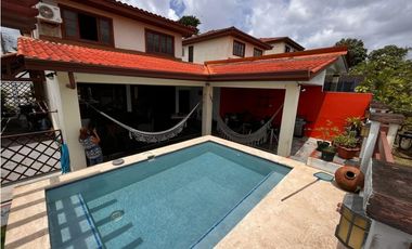 Casa con Piscina Privada en Mirador del Lago, Las Cumbres