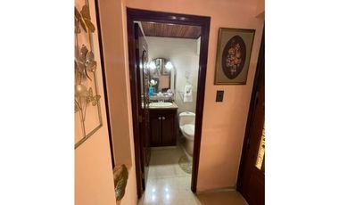 Casa en Venta en Altos de Miraflores con Jardín Amplio | MM