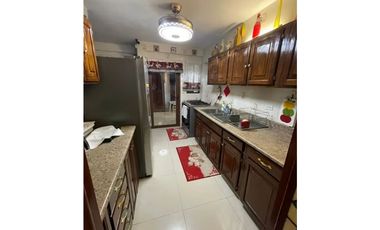 Casa en Venta en Altos de Miraflores con Jardín Amplio | MM