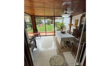 Casa en Venta en Altos de Miraflores con Jardín Amplio | MM