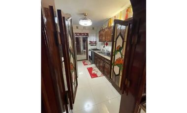 Casa en Venta en Altos de Miraflores con Jardín Amplio | MM