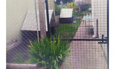 Casa en Acantilados Sobre Dos Terrenos