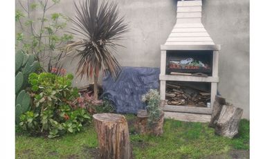 Casa en Acantilados Sobre Dos Terrenos