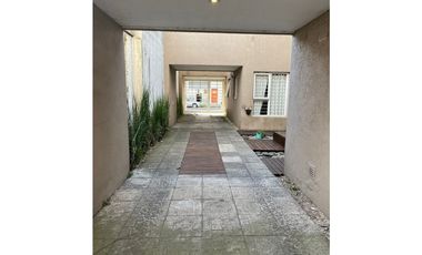 Alquiler — PH  2 ambientes, calle Balcarce, zona Villa Primera