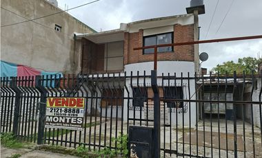 CASA Y DEPTO CALLE TERRADA