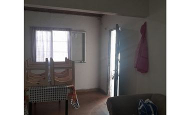 Se vende Casa en Viale calle Alberdi