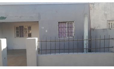 Se vende Casa en Viale calle Alberdi