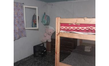 Se vende Casa en Viale calle Alberdi