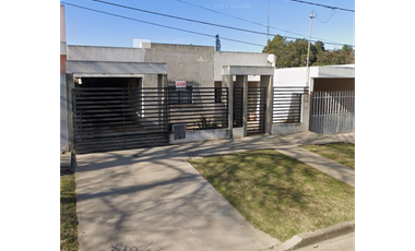 Se Vende Casa en Viale en calle 9 de Julio