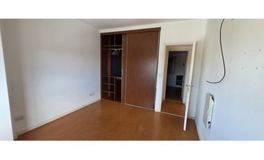 Moderno  departamento de 3 amb al frente con cochera