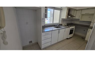 Moderno  departamento de 3 amb al frente con cochera