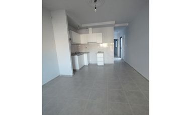 ALQUILA DEPARTAMENTO en calle Chuquisaca, Carrodilla, Luján.