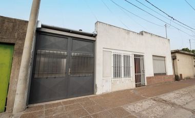 IMPECABLE CASA ZONA COLEGIO LOURDES