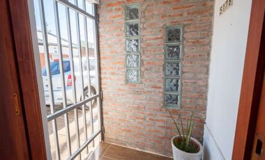 IMPECABLE CASA ZONA COLEGIO LOURDES