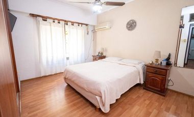 IMPECABLE CASA ZONA COLEGIO LOURDES