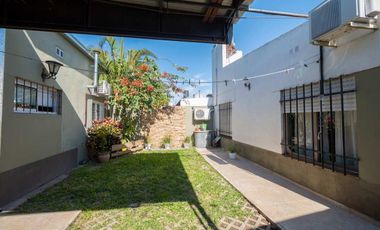 IMPECABLE CASA ZONA COLEGIO LOURDES