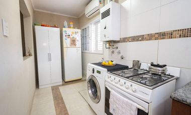 IMPECABLE CASA ZONA COLEGIO LOURDES