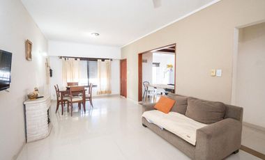 IMPECABLE CASA ZONA COLEGIO LOURDES