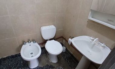 Departamento Tipo Casa en alquiler en Lanus Este