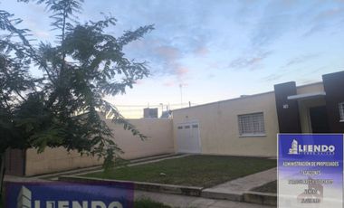 Casa en alquiler c/ cochera en Horizonte