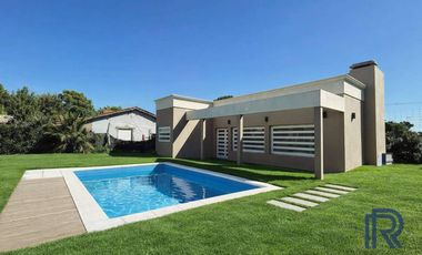Casa en venta c/ cochera en Patagonia