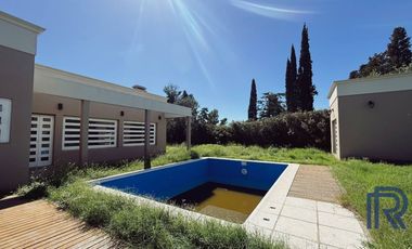 Casa en venta c/ cochera en Patagonia