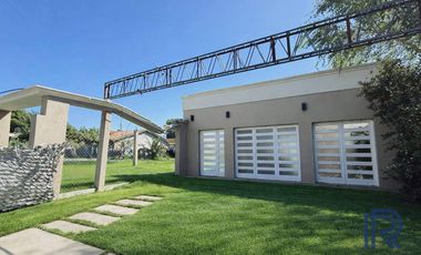 Casa en venta c/ cochera en Patagonia