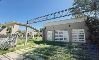 Casa en venta c/ cochera en Patagonia