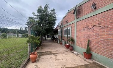 VENTA CASA LOS ALISOS 2 DORM+MONOAMBIENTE C/PILETA