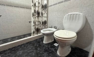 VENTA CASA 6 AMBIENTE ESQUINA 1195m2 BAJO LA VIÑA