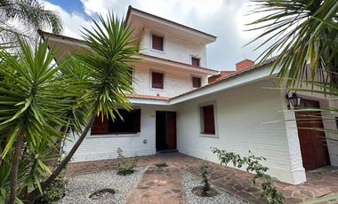 VENTA CASA 6 AMBIENTE ESQUINA 1195m2 BAJO LA VIÑA