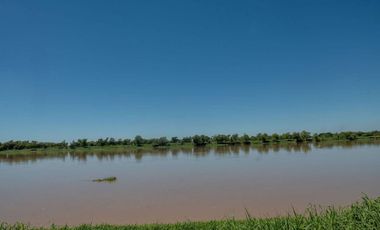 Viví la paz del río: quinta única con 2 viviendas