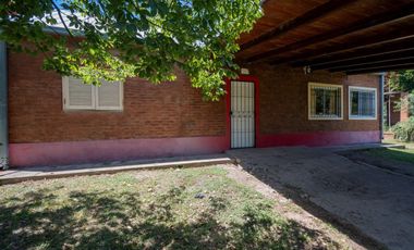 Viví la paz del río: quinta única con 2 viviendas