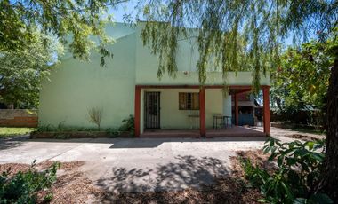 Viví la paz del río: quinta única con 2 viviendas