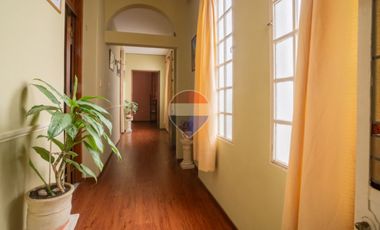 PLANTA ALTA DE JERARQUIA EN BARRIO CENTRO SUR