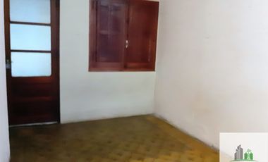 Casa funcional con patio, garage y excelente entorno verde