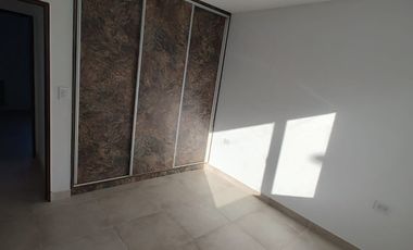 Casa en alquiler c/ cochera en Plottier