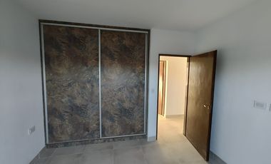 Casa en alquiler c/ cochera en Plottier