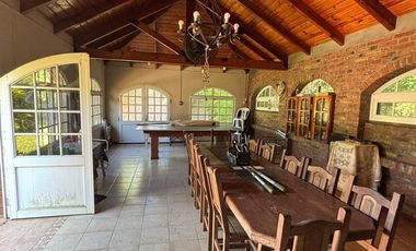 VENTA DE ESPECTACULAR QUINTA EN ARROYO LEYES