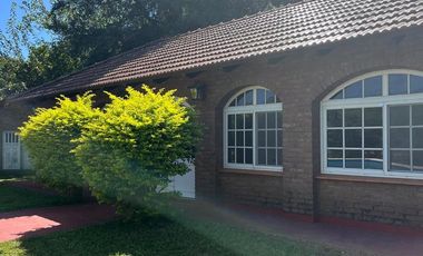 VENTA DE ESPECTACULAR QUINTA EN ARROYO LEYES